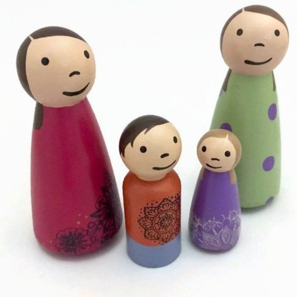 Two Moms Family of Four - Light Skin Tone - Ready - Picture 2 of 5